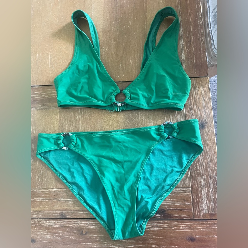 2💜$10
Green Women's Swimwear Set